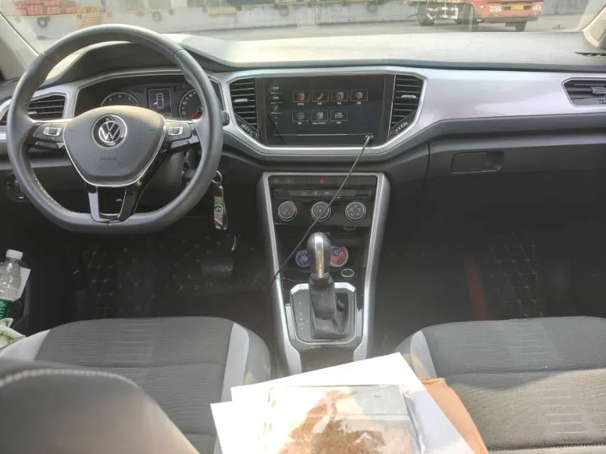 2022 Volkswagen T-Roc 1.4T 150HP L4 7DCT,autocango,china used car exporter,china ev exporter,chinese used car exporter,chinese used ev exporter