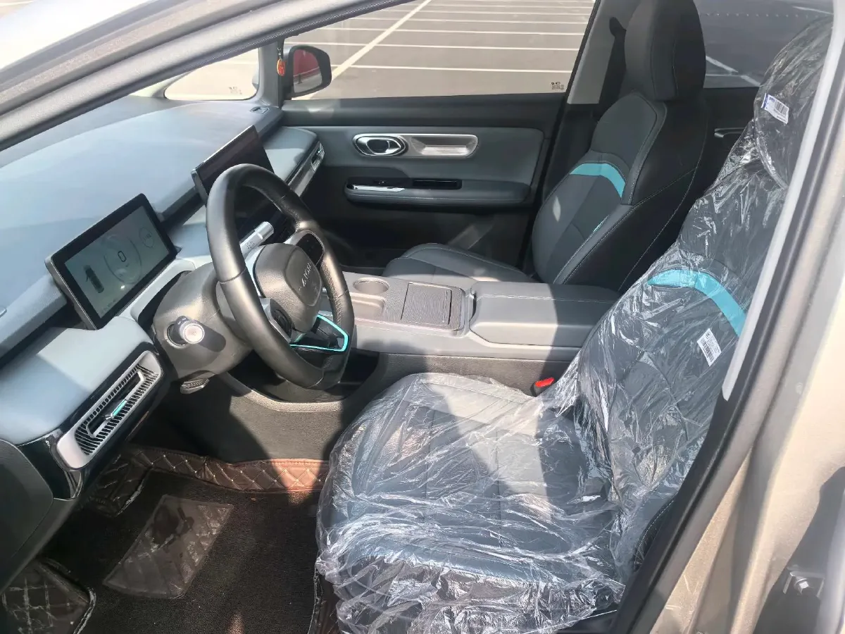 2024 Leapmotor C11 1.5L 95HP L4 REEV 43.74KWH,autocango,china used car exporter,china ev exporter,chinese used car exporter,chinese used ev exporter