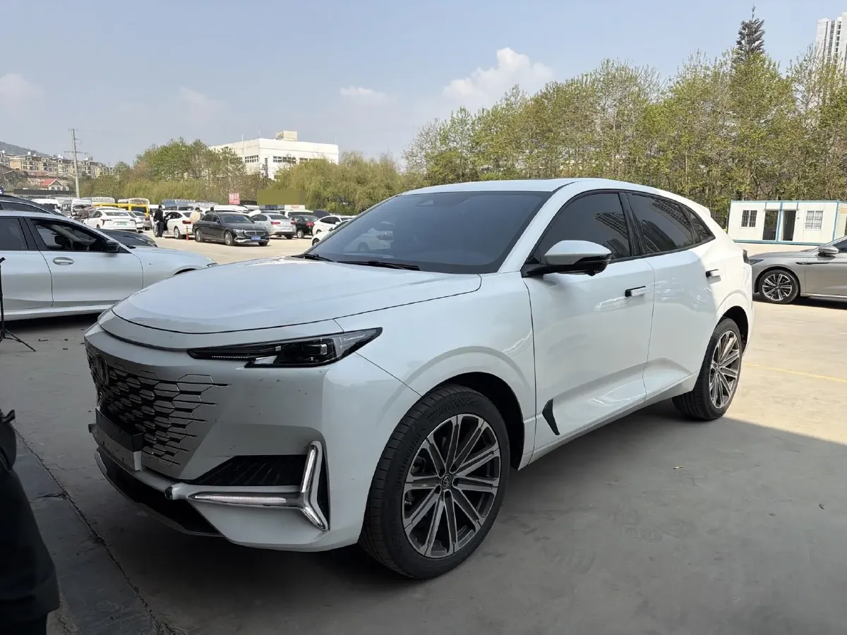 2021 ChangAn UNI-K 2.0T 233HP L4 8AT,autocango,china used car exporter,china ev exporter,chinese used car exporter,chinese used ev exporter