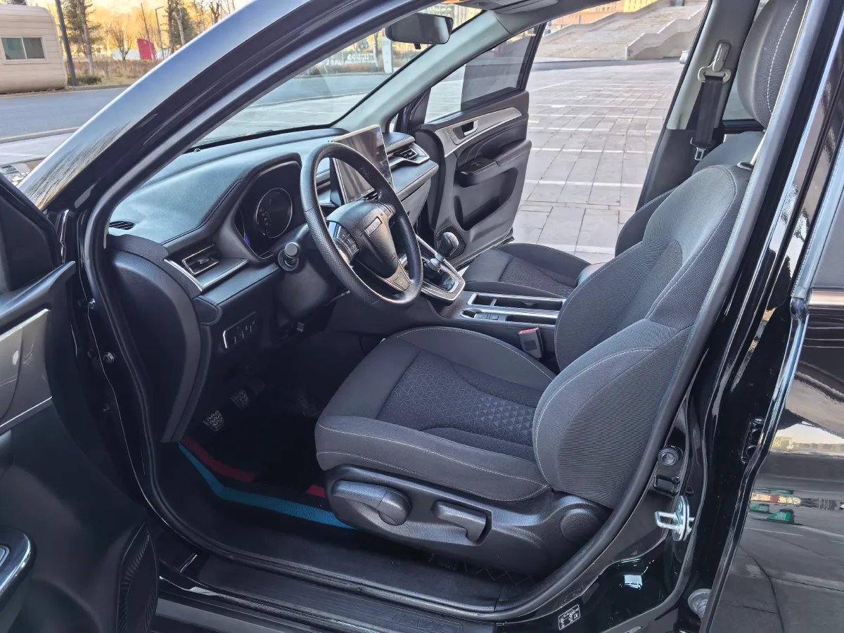 2023 Haval M6 1.5T 150HP L4 7DCT,autocango,china used car exporter,china ev exporter,chinese used car exporter,chinese used ev exporter