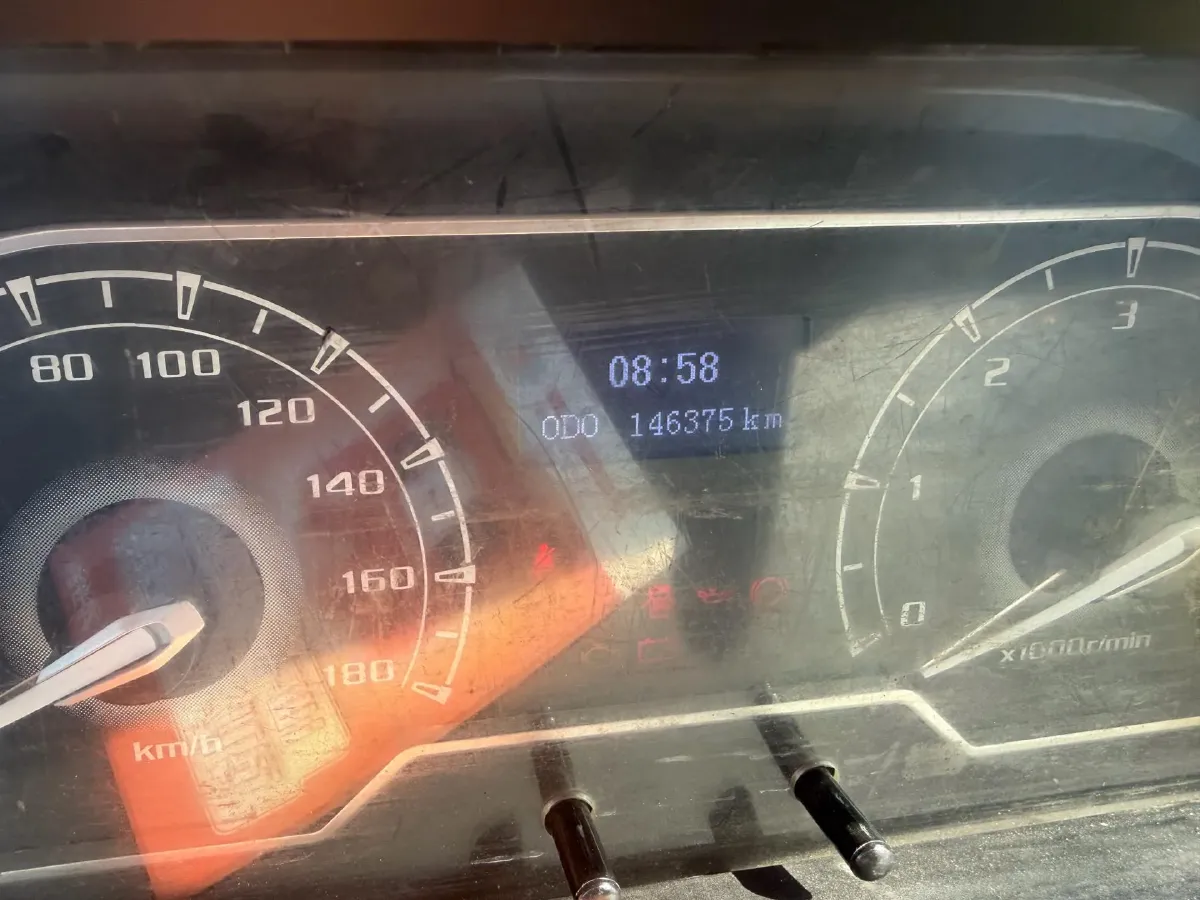 2018 MAXUS XinTu V80 2.5T 136HP L4 6MT,autocango,china used car exporter,china ev exporter,chinese used car exporter,chinese used ev exporter