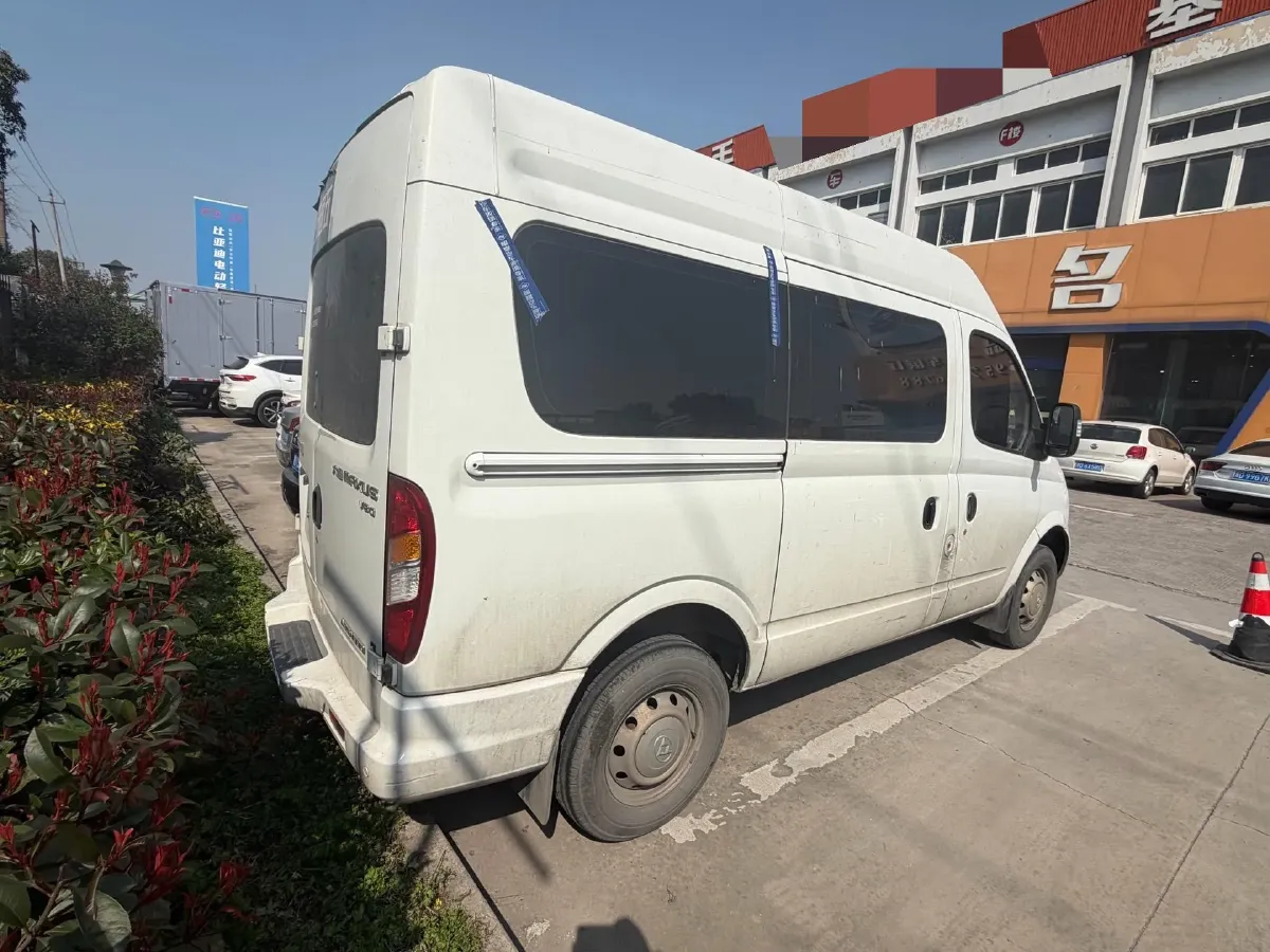 2018 MAXUS XinTu V80 2.5T 136HP L4 6MT,autocango,china used car exporter,china ev exporter,chinese used car exporter,chinese used ev exporter