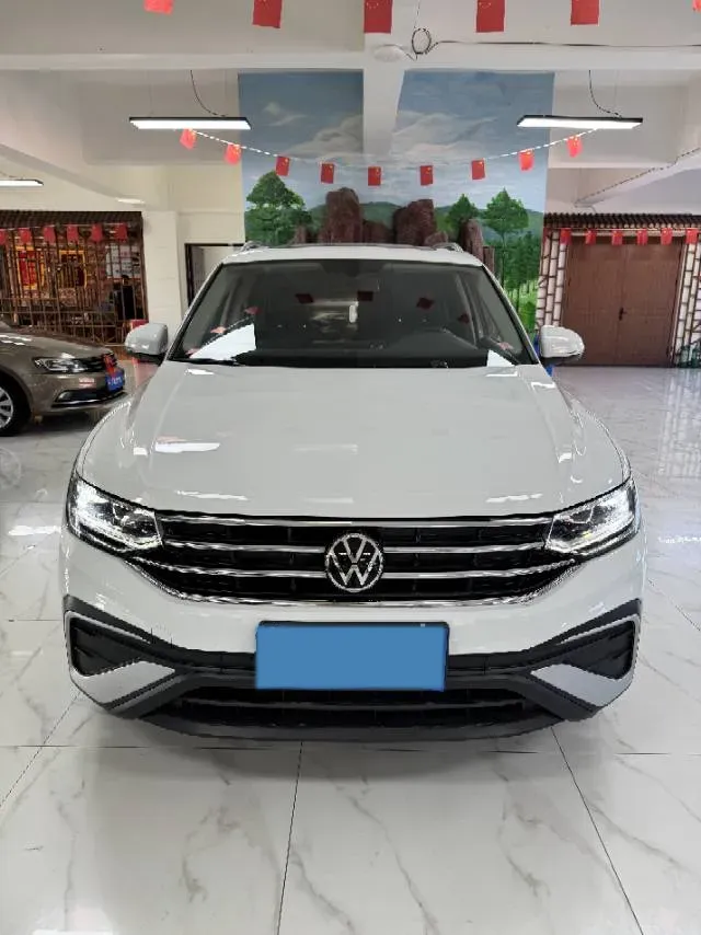 2023 Volkswagen Tiguan L 1.5T 160HP L4 7DCT,autocango,china used car exporter,china ev exporter,chinese used car exporter,chinese used ev exporter