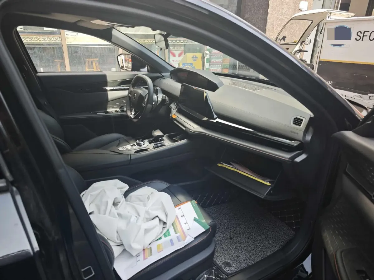 2024 ChangAn UNI-V 1.5T 188HP L4 7DCT,autocango,china used car exporter,china ev exporter,chinese used car exporter,chinese used ev exporter