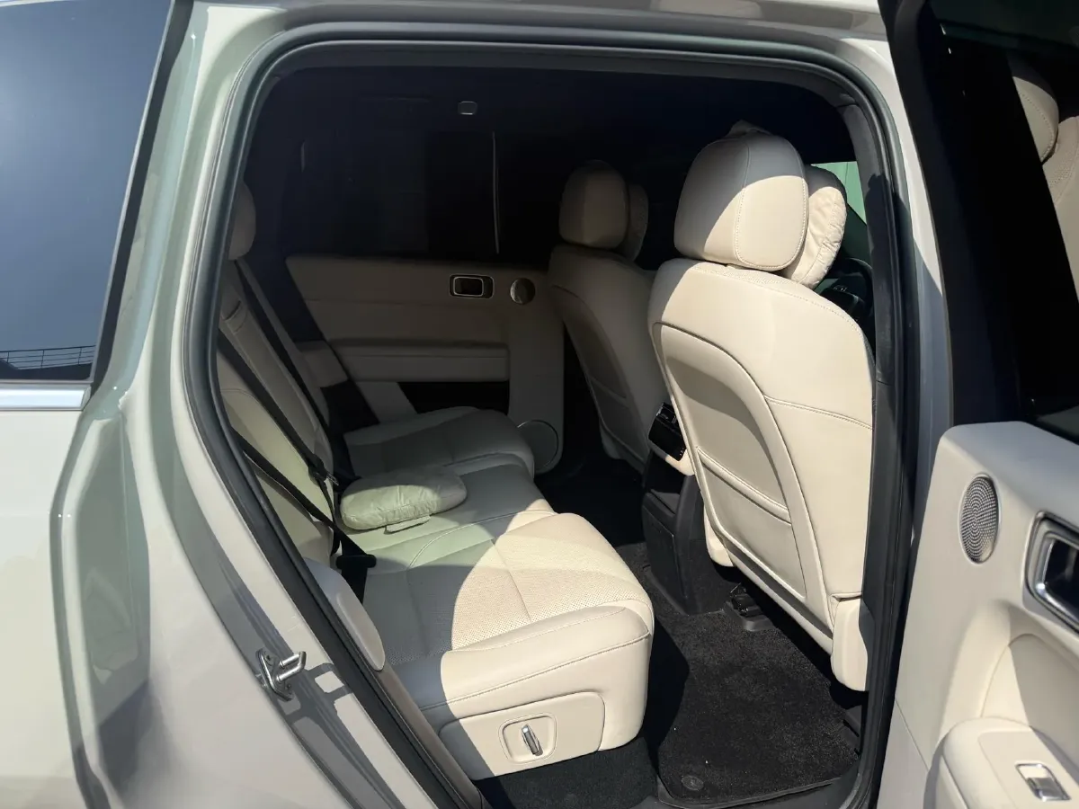 2024 Li L6 Range Extended 154HP L4 REEV 36.8KWH,autocango,china used car exporter,china ev exporter,chinese used car exporter,chinese used ev exporter