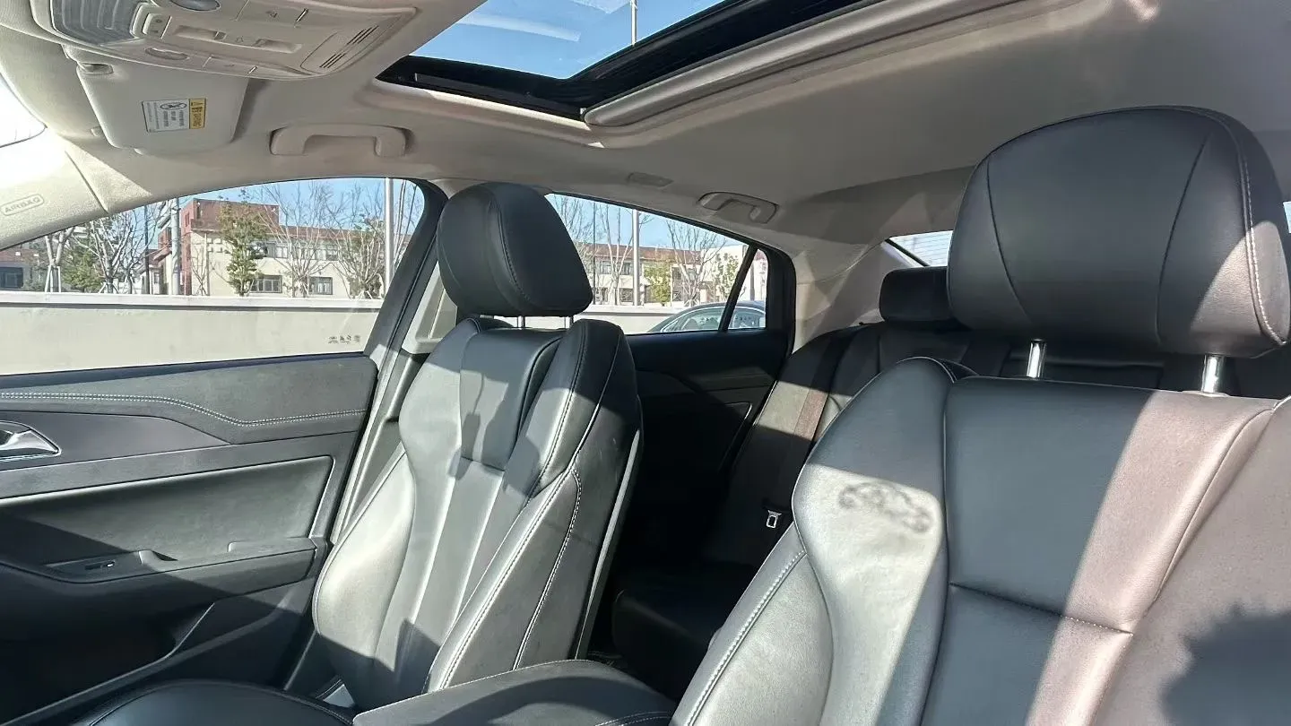 2022 HongQi H5 1.5T 169HP L4 7DCT,autocango,china used car exporter,china ev exporter,chinese used car exporter,chinese used ev exporter