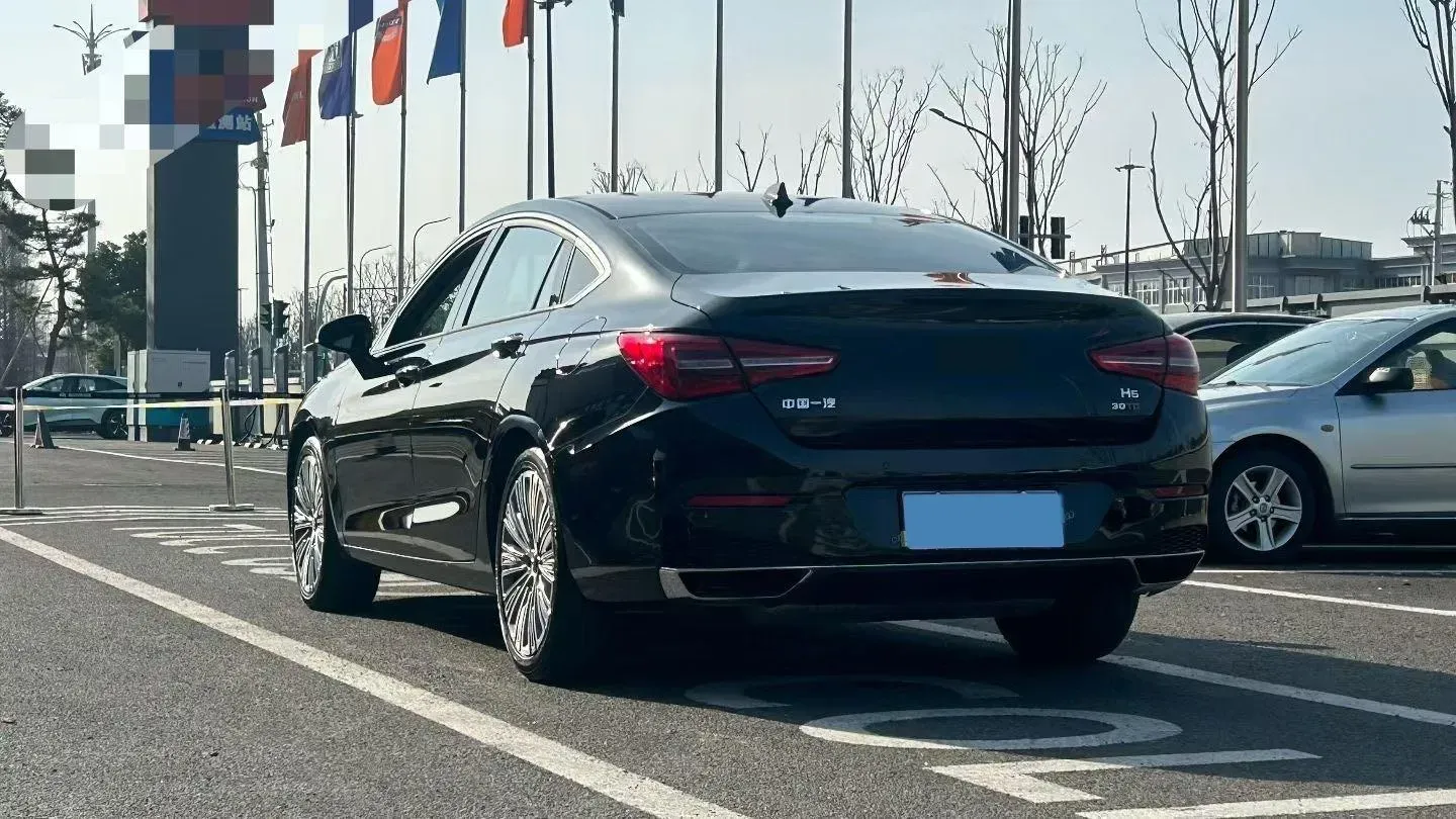 2022 HongQi H5 1.5T 169HP L4 7DCT,autocango,china used car exporter,china ev exporter,chinese used car exporter,chinese used ev exporter