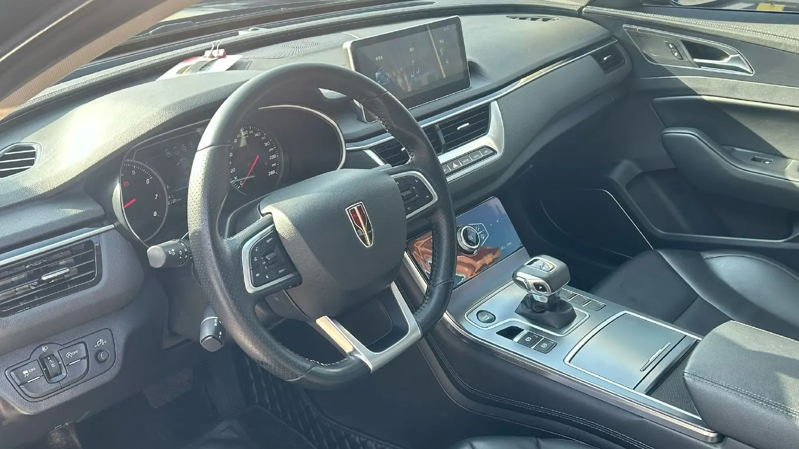 2022 HongQi H5 1.5T 169HP L4 7DCT,autocango,china used car exporter,china ev exporter,chinese used car exporter,chinese used ev exporter