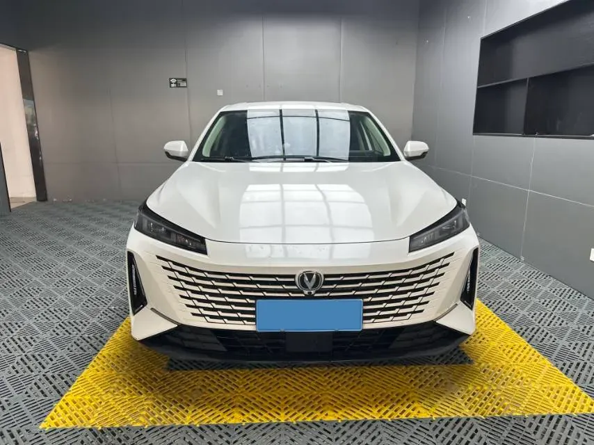 2023 ChangAn Lamore 1.5T 170HP L4 7DCT,autocango,china used car exporter,china ev exporter,chinese used car exporter,chinese used ev exporter