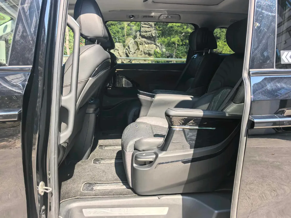 2024 GAC Trumpchi M8 2.0T 252HP L4 8AT,autocango,china used car exporter,china ev exporter,chinese used car exporter,chinese used ev exporter