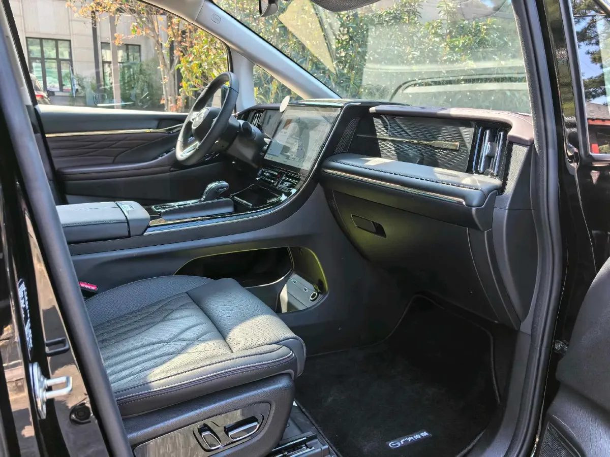 2024 GAC Trumpchi M8 2.0T 252HP L4 8AT,autocango,china used car exporter,china ev exporter,chinese used car exporter,chinese used ev exporter