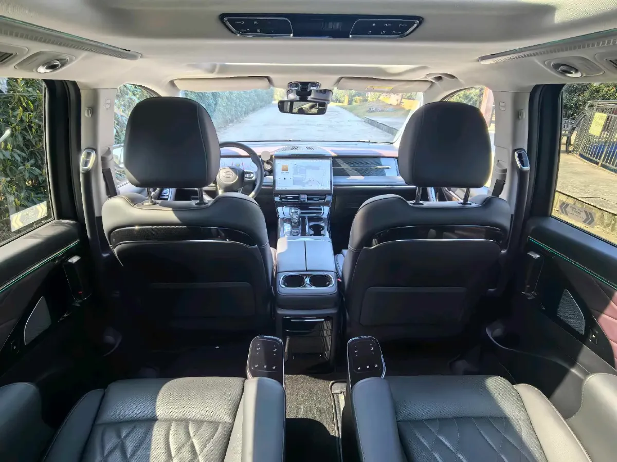 2024 GAC Trumpchi M8 2.0T 252HP L4 8AT,autocango,china used car exporter,china ev exporter,chinese used car exporter,chinese used ev exporter