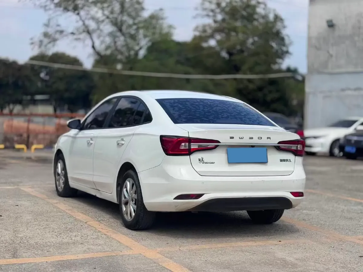 2019 Roewe i5 1.5L 120HP L4 CVT,autocango,china used car exporter,china ev exporter,chinese used car exporter,chinese used ev exporter