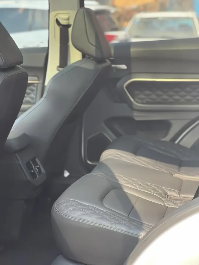 2020 Haval H6 1.5T 169HP L4 7DCT,autocango,china used car exporter,china ev exporter,chinese used car exporter,chinese used ev exporter