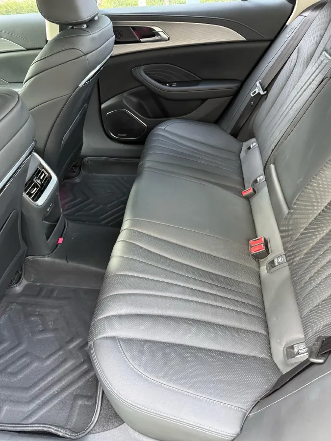 2023 HongQi H5 2.0T 224HP L4 8AT,autocango,china used car exporter,china ev exporter,chinese used car exporter,chinese used ev exporter