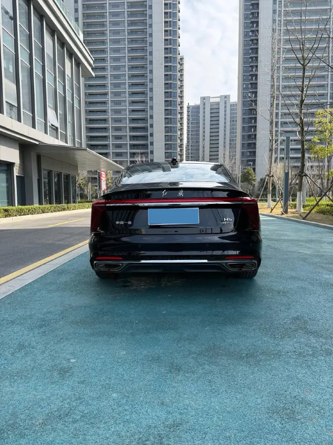 2023 HongQi H5 2.0T 224HP L4 8AT,autocango,china used car exporter,china ev exporter,chinese used car exporter,chinese used ev exporter