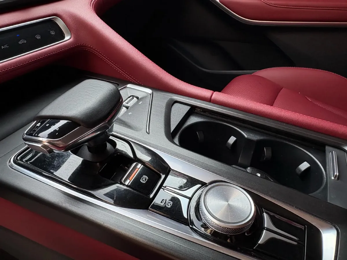 2020 ChangAn CS75 Plus 2.0T 233HP L4 8AT,autocango,china used car exporter,china ev exporter,chinese used car exporter,chinese used ev exporter