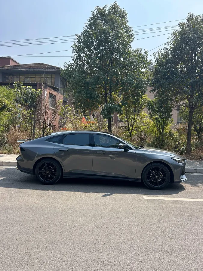 2022 ChangAn UNI-V 1.5T 188HP L4 7DCT,autocango,china used car exporter,china ev exporter,chinese used car exporter,chinese used ev exporter