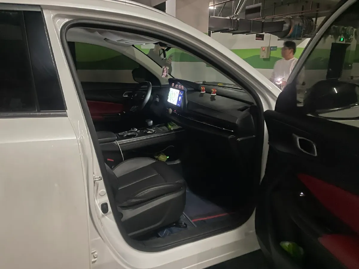 2022 ChangAn UNI-V 1.5T 188HP L4 7DCT,autocango,china used car exporter,china ev exporter,chinese used car exporter,chinese used ev exporter