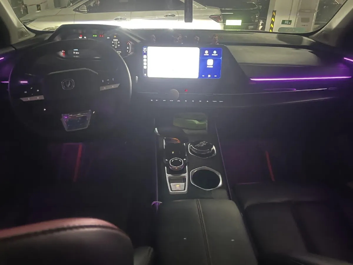 2022 ChangAn UNI-V 1.5T 188HP L4 7DCT,autocango,china used car exporter,china ev exporter,chinese used car exporter,chinese used ev exporter