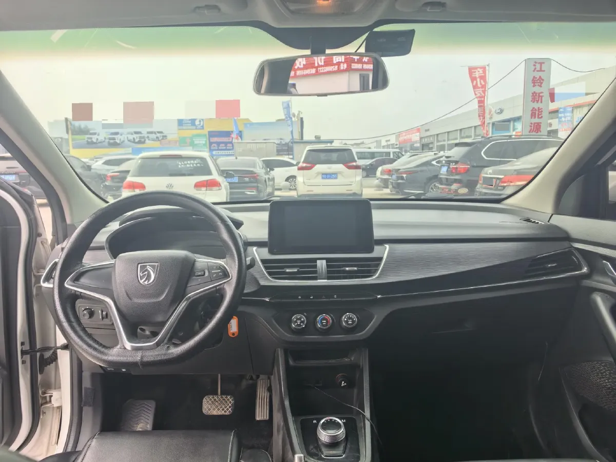 2018 BaoJun 360 1.5L 112HP L4 6MT,autocango,china used car exporter,china ev exporter,chinese used car exporter,chinese used ev exporter