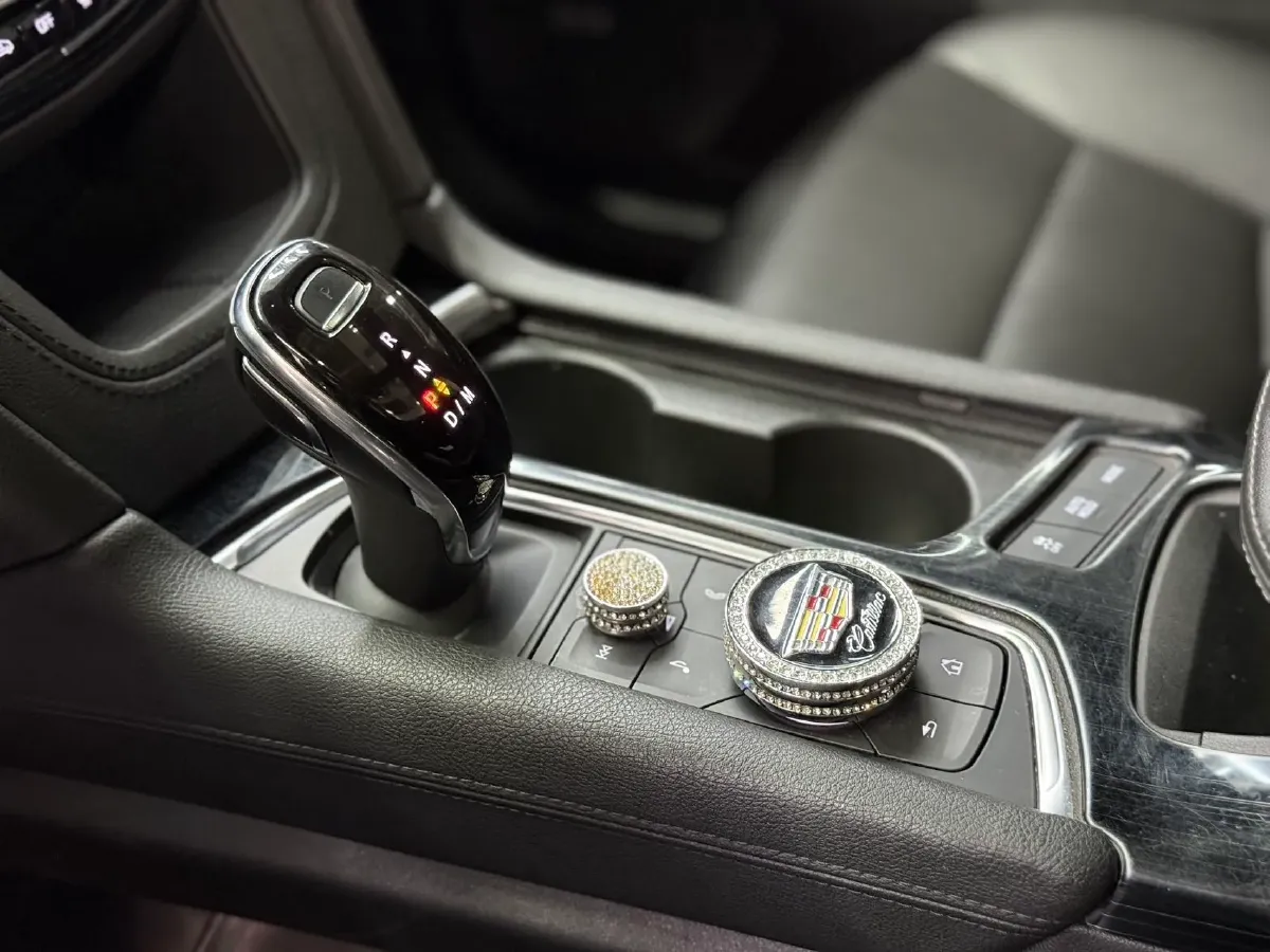 2020 Cadillac XT5 2.0T 241HP L4 9AT,autocango,china used car exporter,china ev exporter,chinese used car exporter,chinese used ev exporter