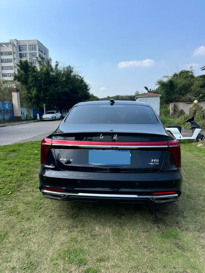 2023 HongQi H5 2.0T 224HP L4 8AT,autocango,china used car exporter,china ev exporter,chinese used car exporter,chinese used ev exporter