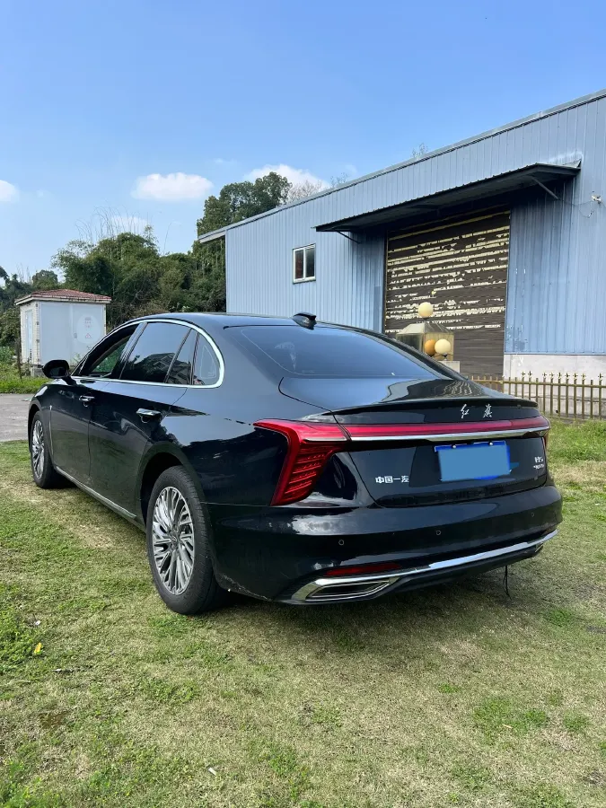 2023 HongQi H5 2.0T 224HP L4 8AT,autocango,china used car exporter,china ev exporter,chinese used car exporter,chinese used ev exporter