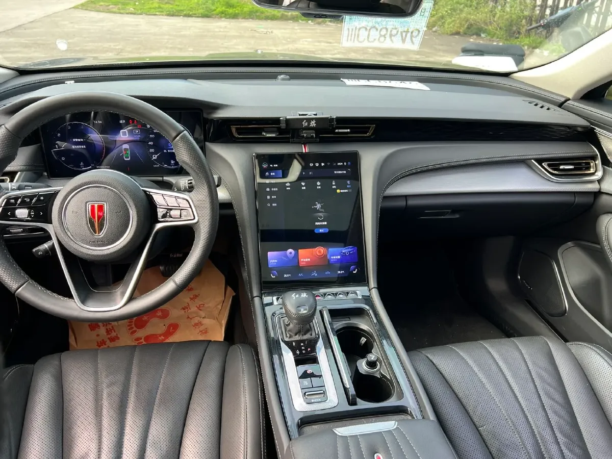 2023 HongQi H5 2.0T 224HP L4 8AT,autocango,china used car exporter,china ev exporter,chinese used car exporter,chinese used ev exporter