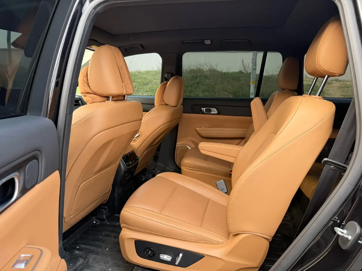 2021 Li ONE Range Extended 131HP REEV 40.5KWH,autocango,china used car exporter,china ev exporter,chinese used car exporter,chinese used ev exporter