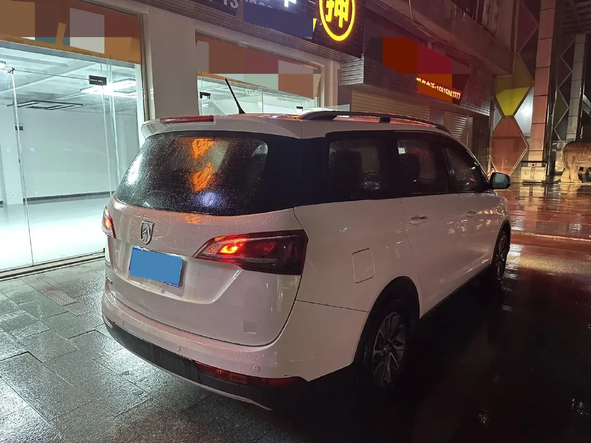 2019 BaoJun 730 1.5L 105HP L4 6MT,autocango,china used car exporter,china ev exporter,chinese used car exporter,chinese used ev exporter