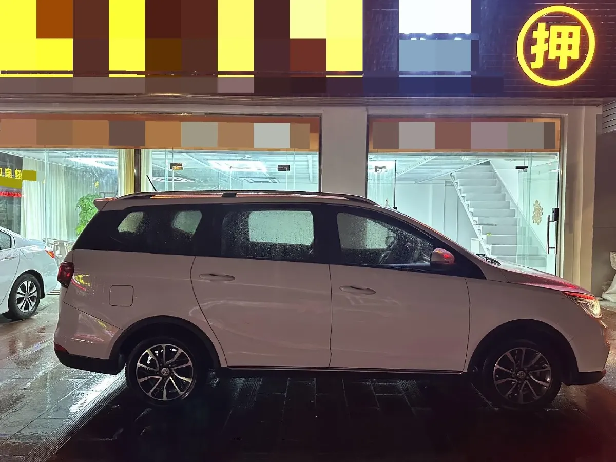 2019 BaoJun 730 1.5L 105HP L4 6MT,autocango,china used car exporter,china ev exporter,chinese used car exporter,chinese used ev exporter