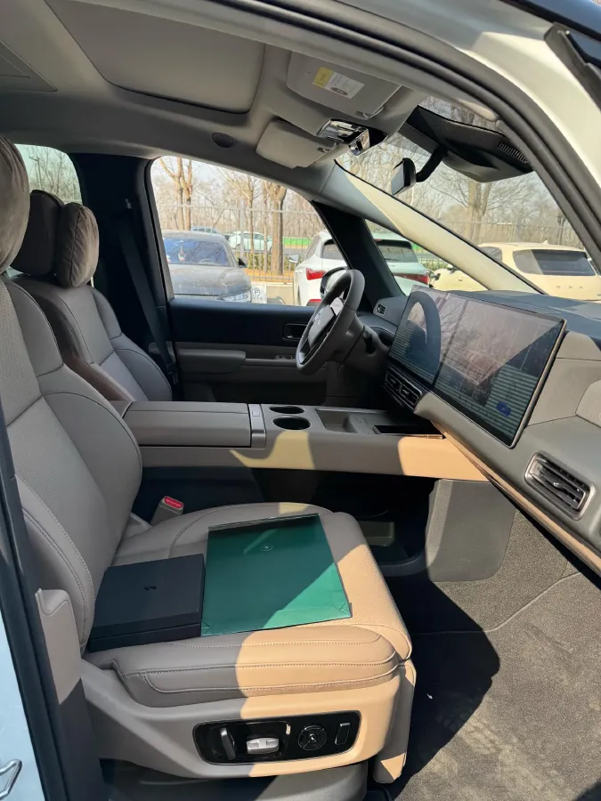 2025 Li MEGA BEV,autocango,china used car exporter,china ev exporter,chinese used car exporter,chinese used ev exporter