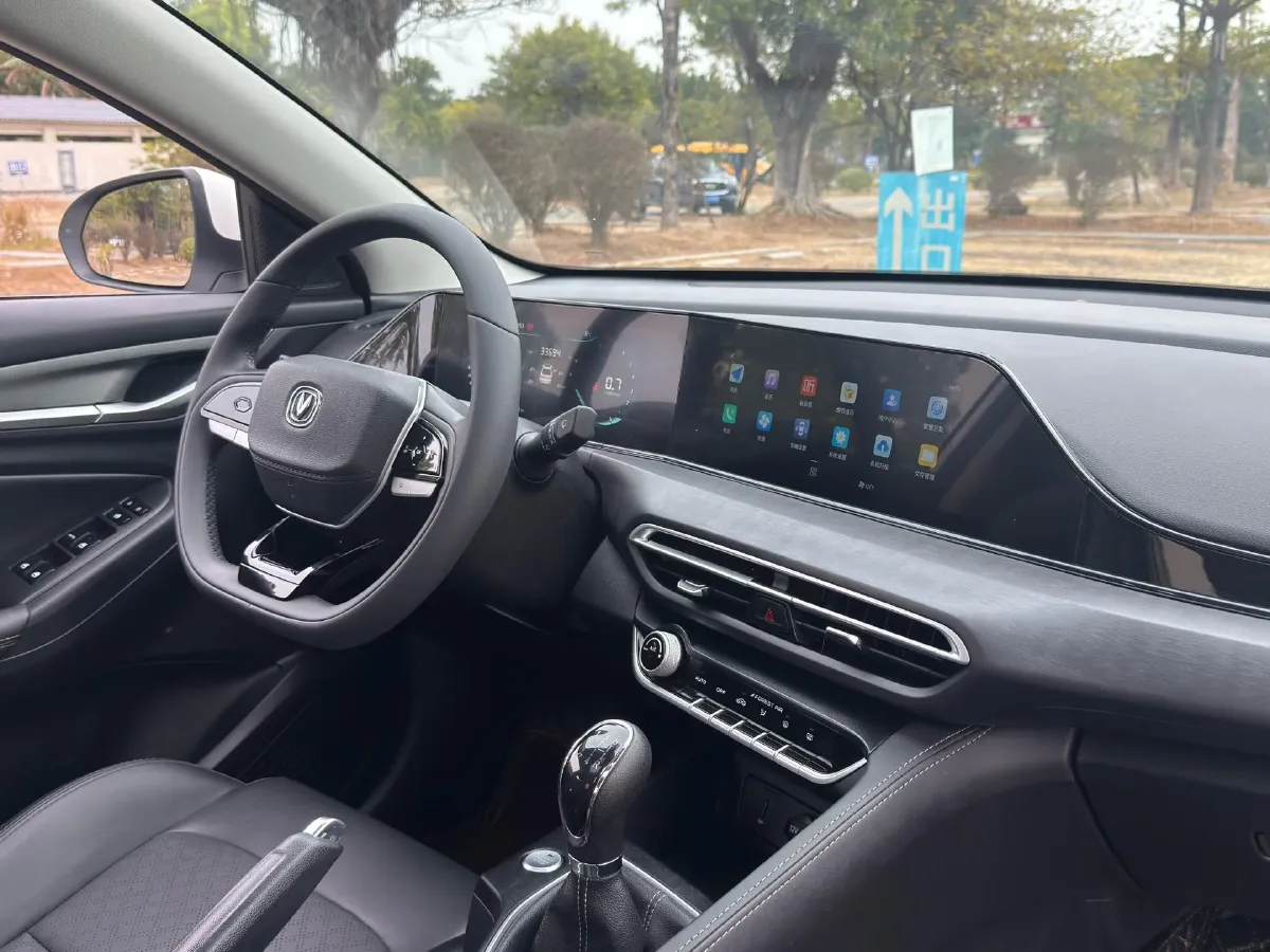 2022 ChangAn Eado 1.6L 128HP L4 5MT,autocango,china used car exporter,china ev exporter,chinese used car exporter,chinese used ev exporter