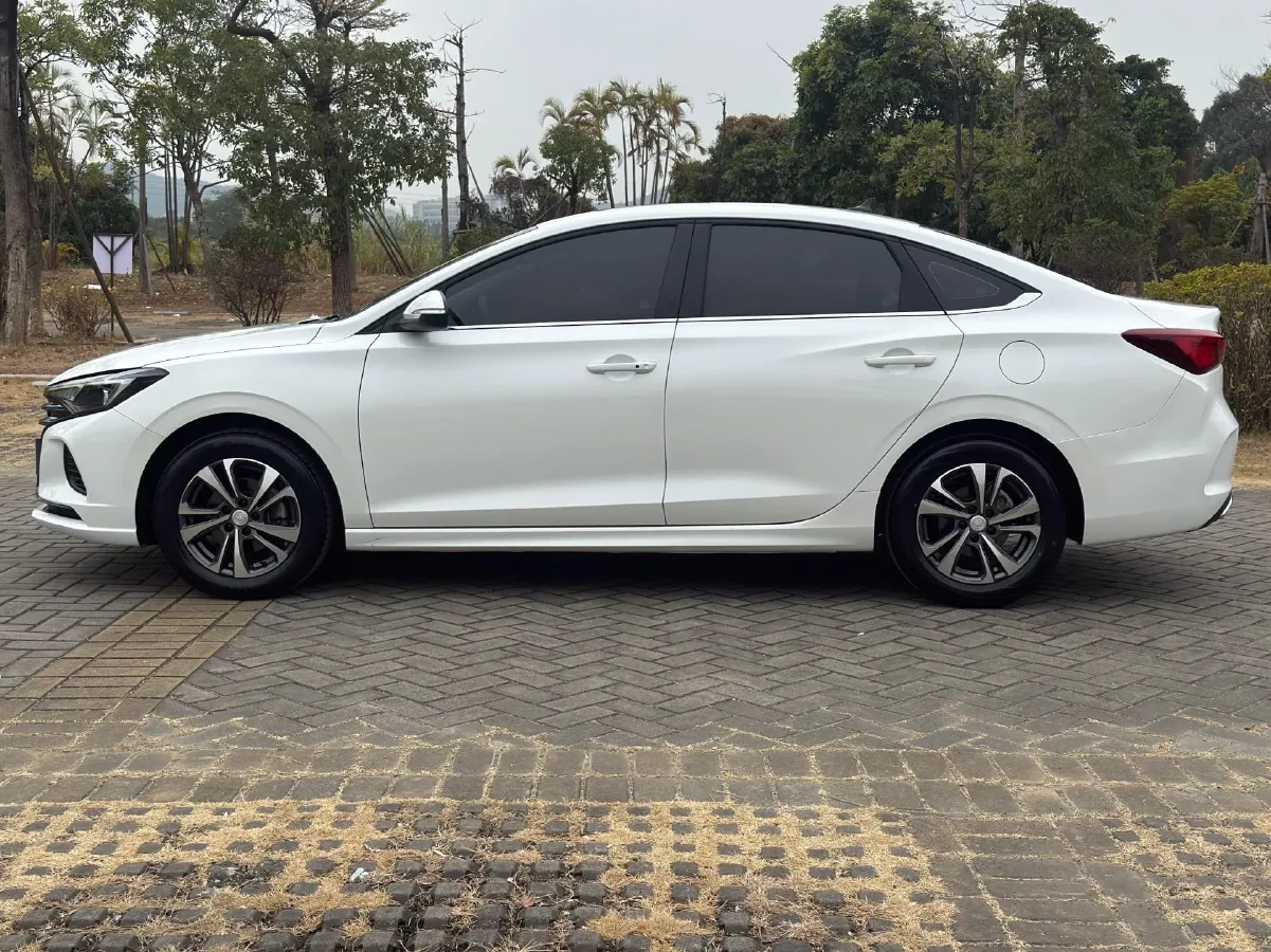 2022 ChangAn Eado 1.6L 128HP L4 5MT,autocango,china used car exporter,china ev exporter,chinese used car exporter,chinese used ev exporter