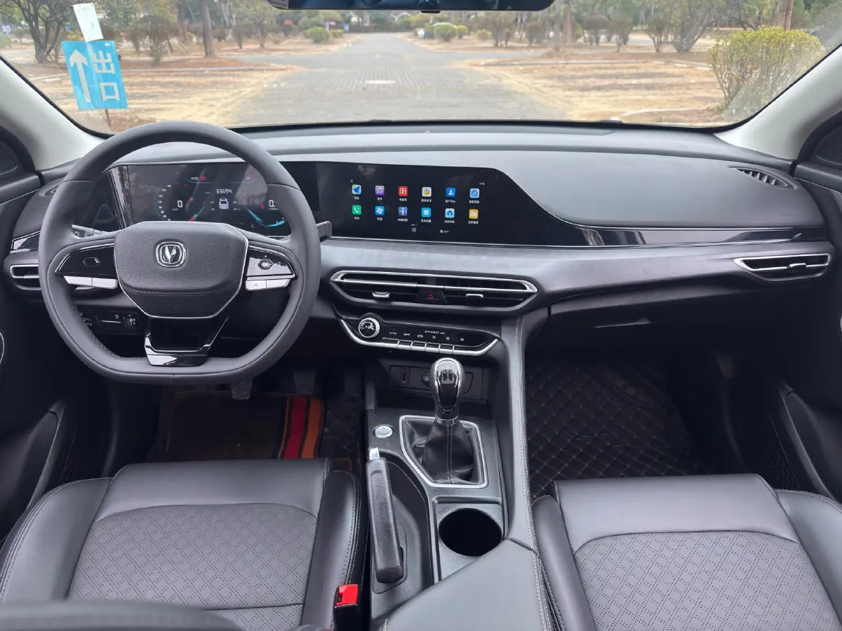 2022 ChangAn Eado 1.6L 128HP L4 5MT,autocango,china used car exporter,china ev exporter,chinese used car exporter,chinese used ev exporter