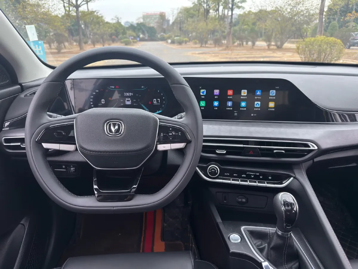 2022 ChangAn Eado 1.6L 128HP L4 5MT,autocango,china used car exporter,china ev exporter,chinese used car exporter,chinese used ev exporter