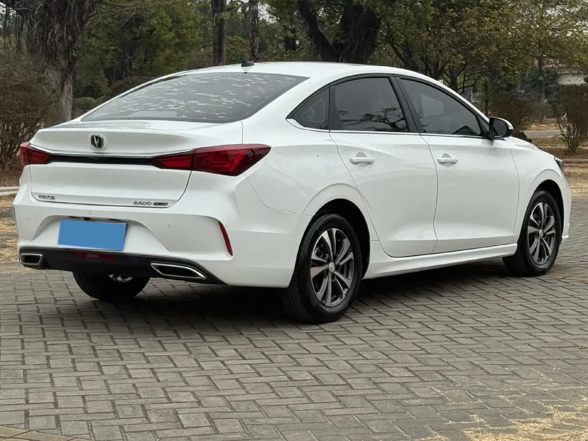 2022 ChangAn Eado 1.6L 128HP L4 5MT,autocango,china used car exporter,china ev exporter,chinese used car exporter,chinese used ev exporter
