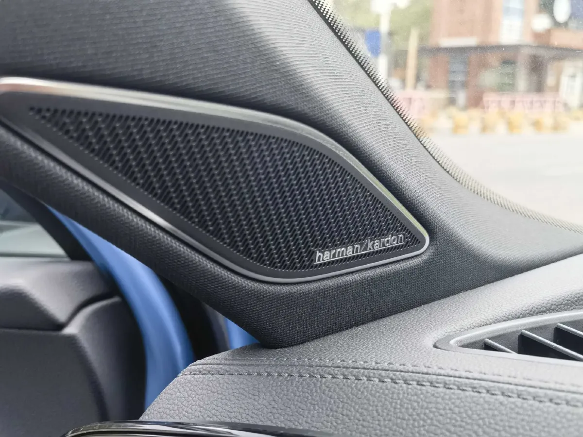 2024 Volkswagen Tiguan L 2.0T 220HP L4 7DCT,autocango,china used car exporter,china ev exporter,chinese used car exporter,chinese used ev exporter