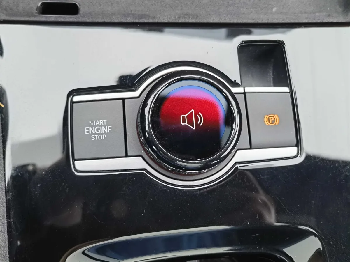 2024 Volkswagen Tiguan L 2.0T 220HP L4 7DCT,autocango,china used car exporter,china ev exporter,chinese used car exporter,chinese used ev exporter