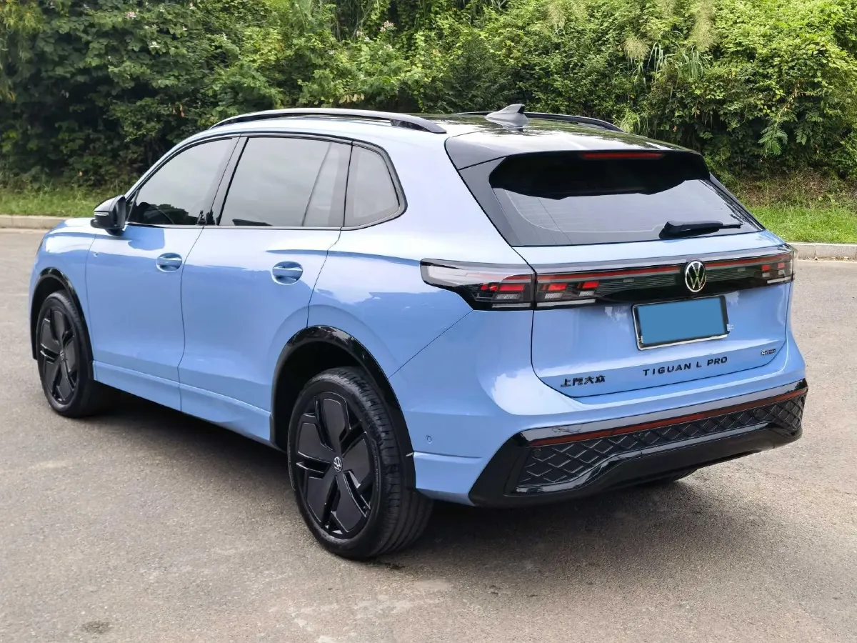 2024 Volkswagen Tiguan L 2.0T 220HP L4 7DCT,autocango,china used car exporter,china ev exporter,chinese used car exporter,chinese used ev exporter