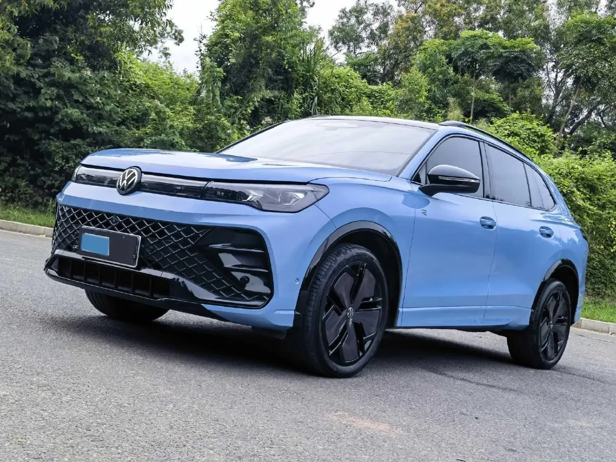 2024 Volkswagen Tiguan L 2.0T 220HP L4 7DCT,autocango,china used car exporter,china ev exporter,chinese used car exporter,chinese used ev exporter