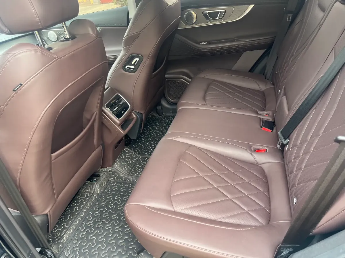 2022 Chery Tiggo 8 PRO 1.6T 197HP L4 7DCT,autocango,china used car exporter,china ev exporter,chinese used car exporter,chinese used ev exporter