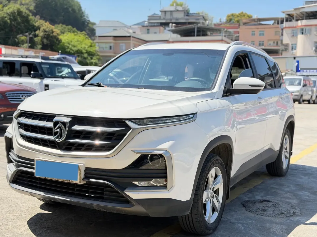 2018 BaoJun 530 1.5T 150HP L4 6MT,autocango,china used car exporter,china ev exporter,chinese used car exporter,chinese used ev exporter