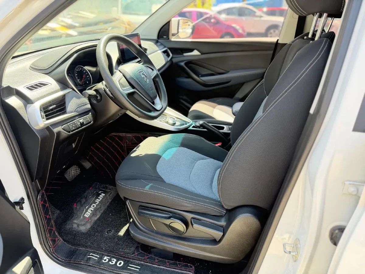 2018 BaoJun 530 1.5T 150HP L4 6MT,autocango,china used car exporter,china ev exporter,chinese used car exporter,chinese used ev exporter