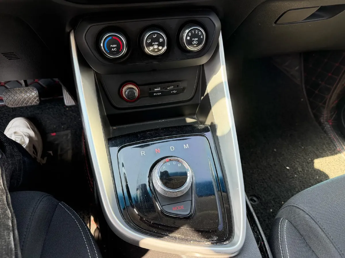 2018 BaoJun 530 1.5T 150HP L4 6MT,autocango,china used car exporter,china ev exporter,chinese used car exporter,chinese used ev exporter