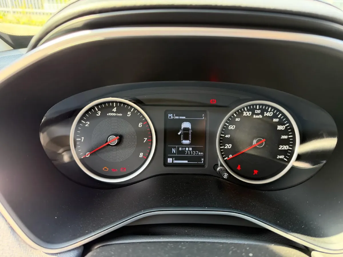 2018 BaoJun 530 1.5T 150HP L4 6MT,autocango,china used car exporter,china ev exporter,chinese used car exporter,chinese used ev exporter