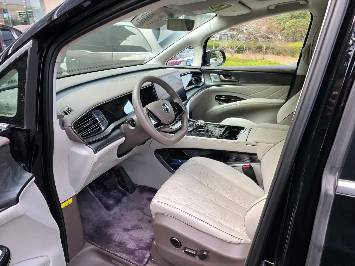 2022 HongQi HS7 3.0T 337HP V6 8AT,autocango,china used car exporter,china ev exporter,chinese used car exporter,chinese used ev exporter