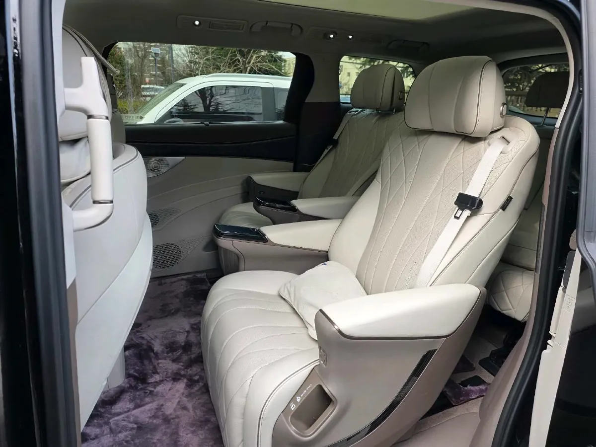 2022 HongQi HS7 3.0T 337HP V6 8AT,autocango,china used car exporter,china ev exporter,chinese used car exporter,chinese used ev exporter