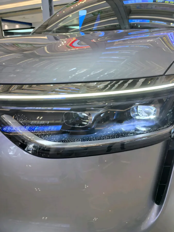 2025 AITO AITO M8 REEV 160HP REEV 53.4KWH,autocango,china used car exporter,china ev exporter,chinese used car exporter,chinese used ev exporter